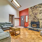 Tranquil Lake Wallenpaupack Home With Fire Pit!